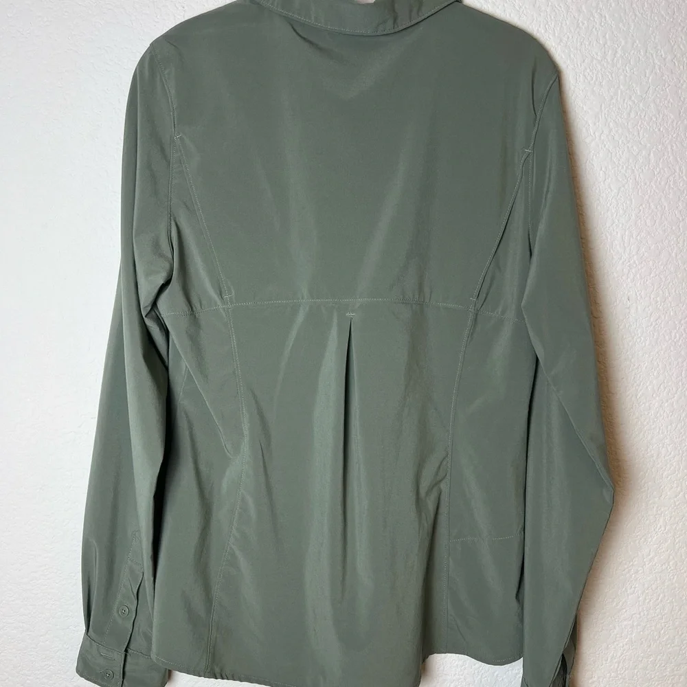 Columbia women’s Omni-shade green button down long sleeved shirt size medium - Picture 6 of 7